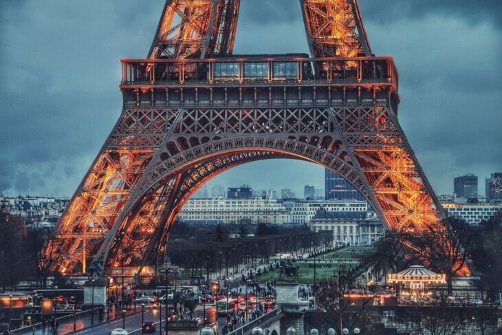 Wanderist Paris Hostels Hero 1